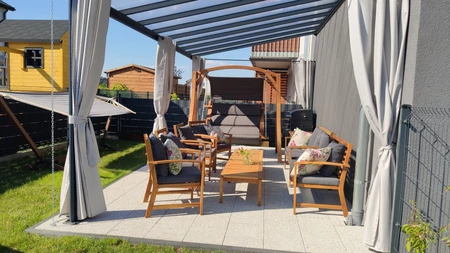 "Bali Garden Point" medinės sodo sūpynės pilkos spalvos