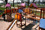 Vaikų žaidimų aikštelė namų kieme